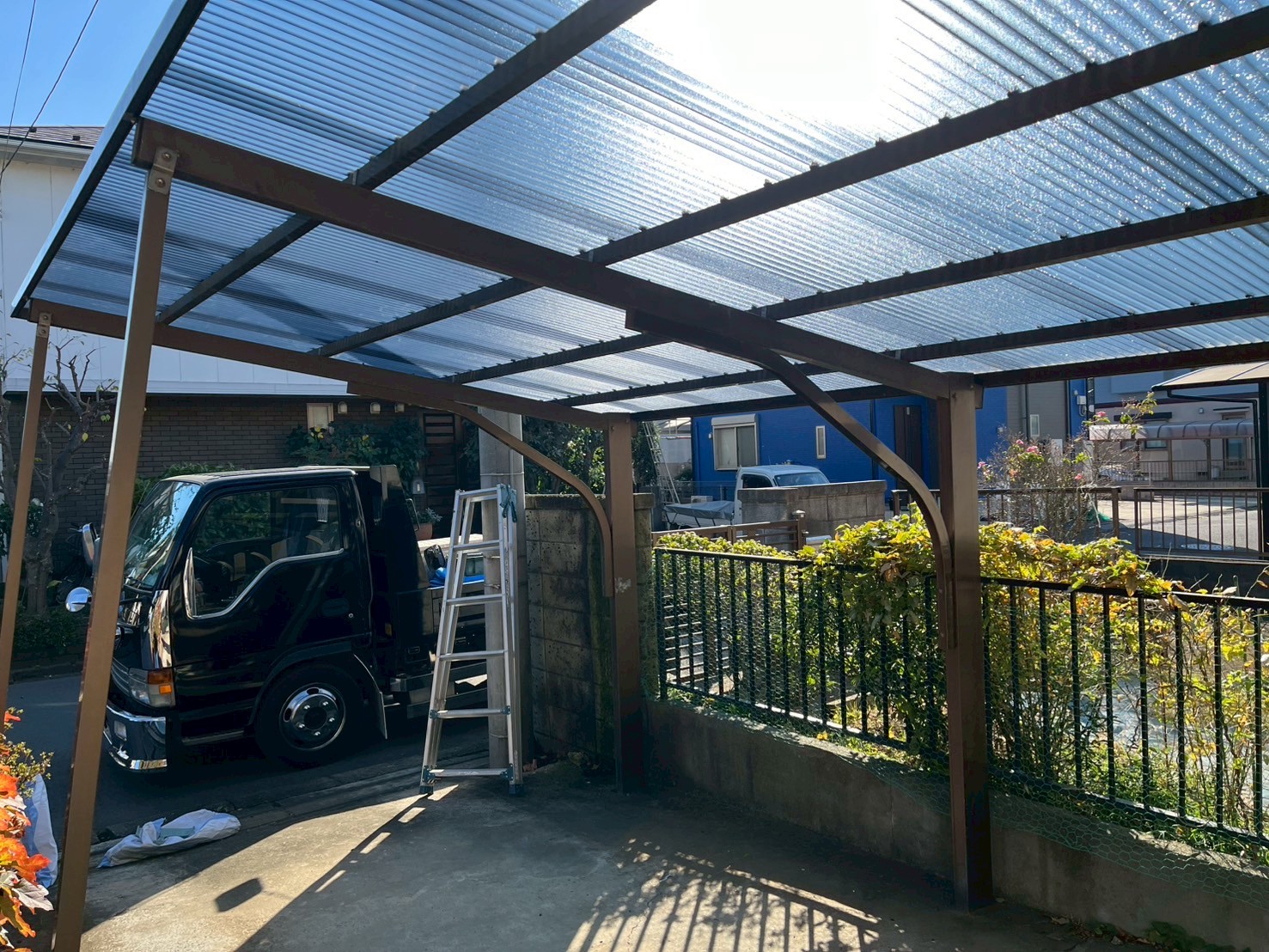 フック固定と仕上げ